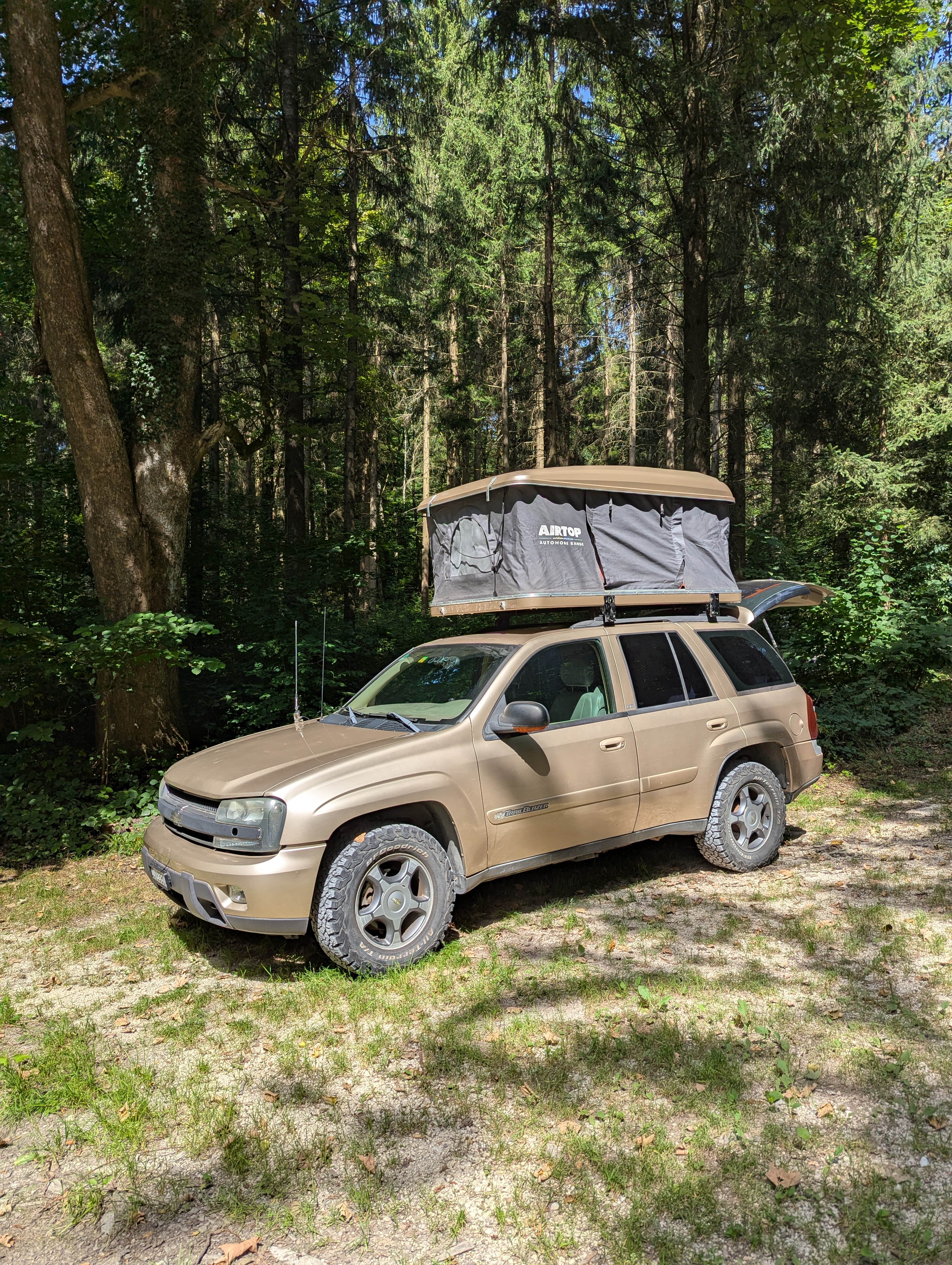Chevrolet Trailblazer Overlander mit Dachzelt &amp; Küche