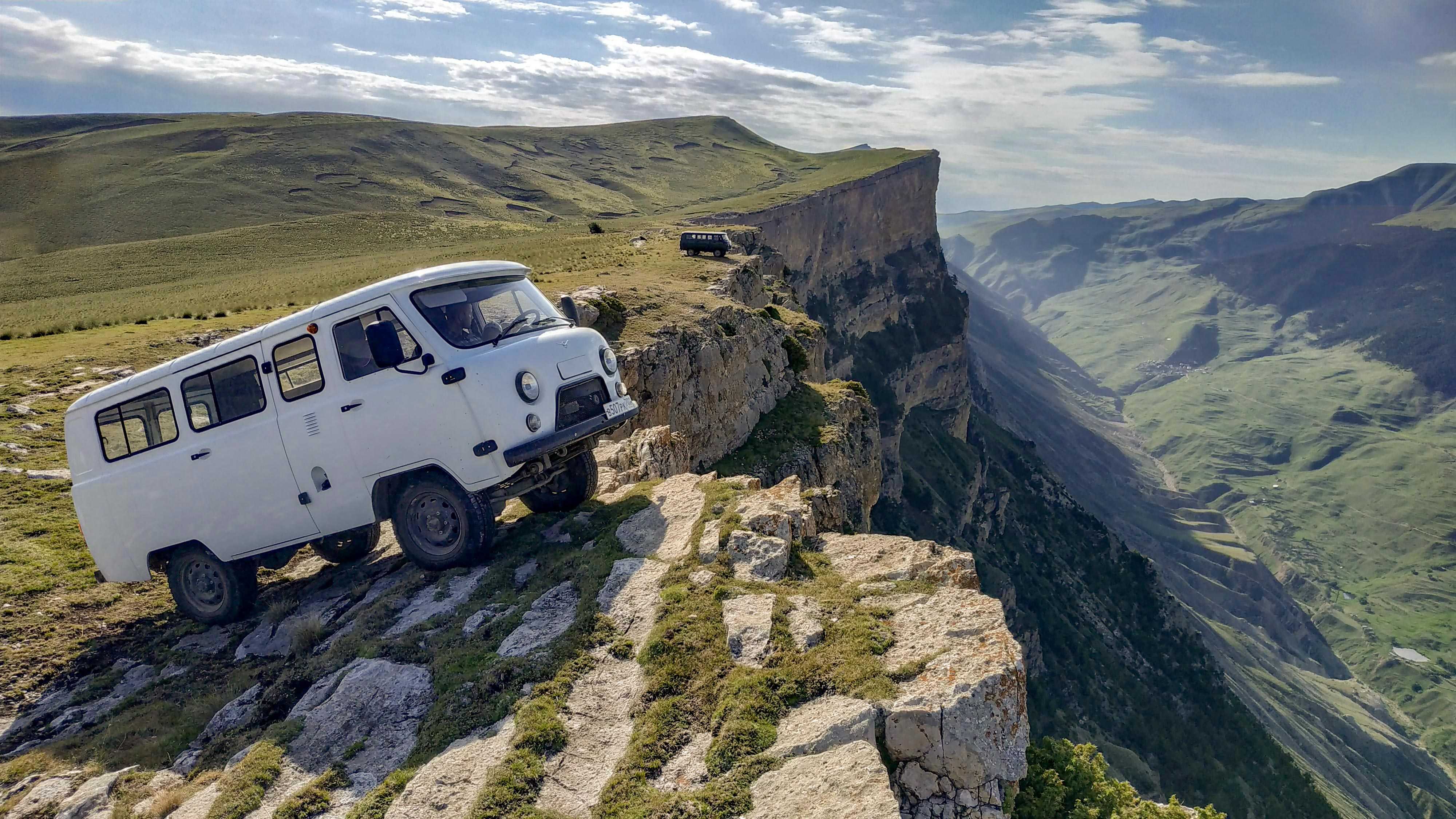DAGESTAN + GEORGIEN 4x4 Selbstfahrer Abenteuer im Nord- und Südkaukasus. Inkl. voll ausgestattetem UAZ Bukhanka Offroad-Camper.