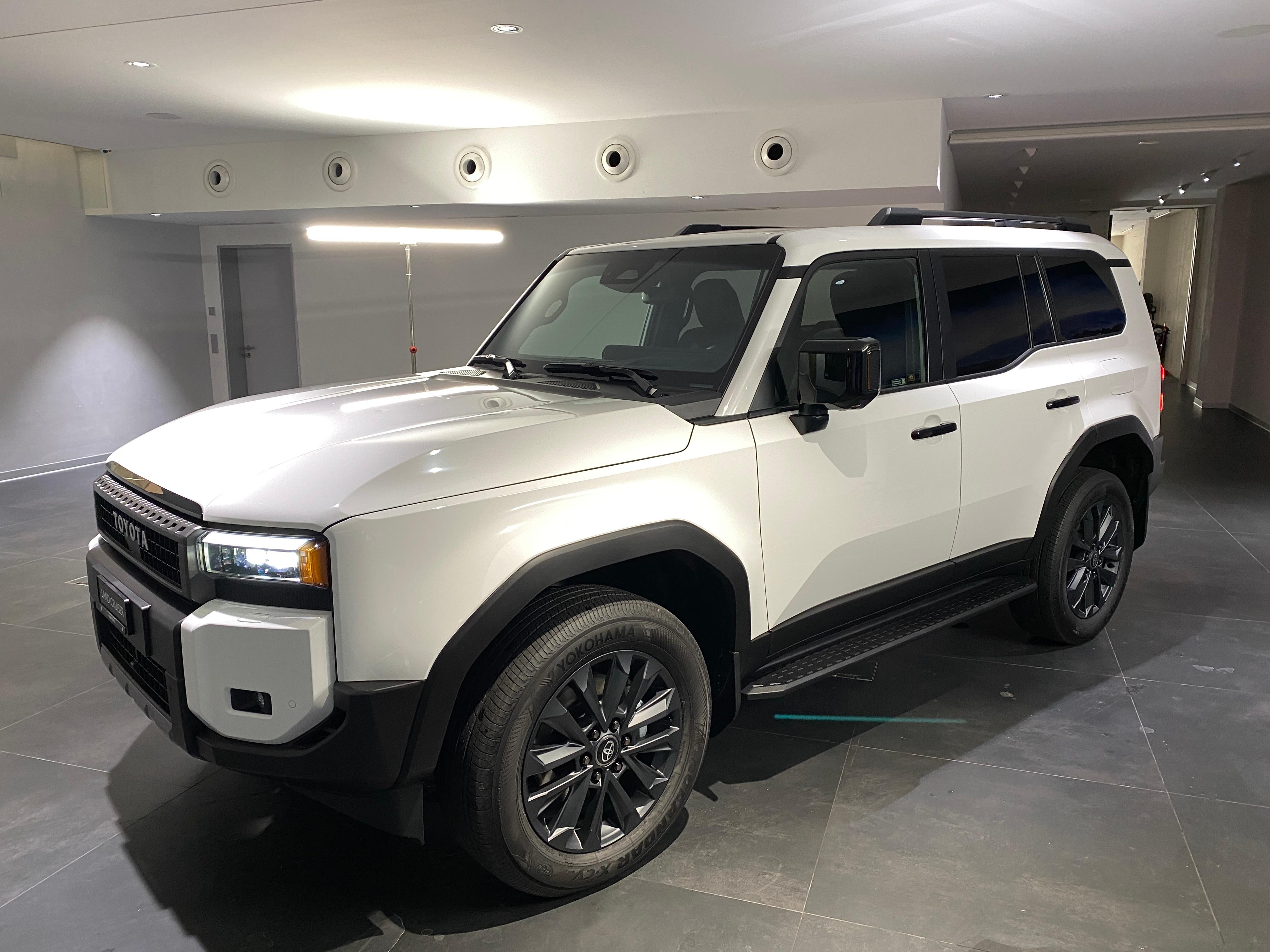 TOYOTA Land Cruiser 2.8 D 48V Invincibile