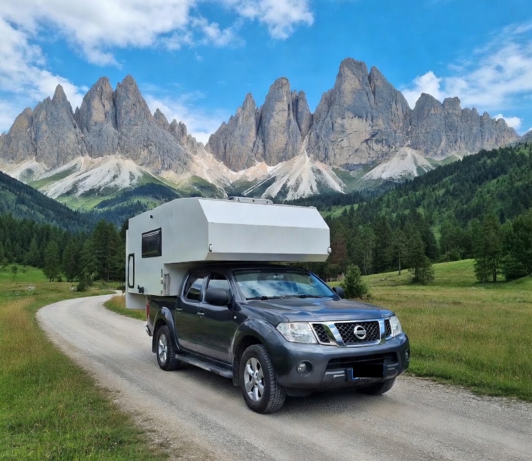 Nissan Navara DC 4WD Automatik + Wohnmobil nach Maß - Schlüsselfertig CHF 37'900 VB