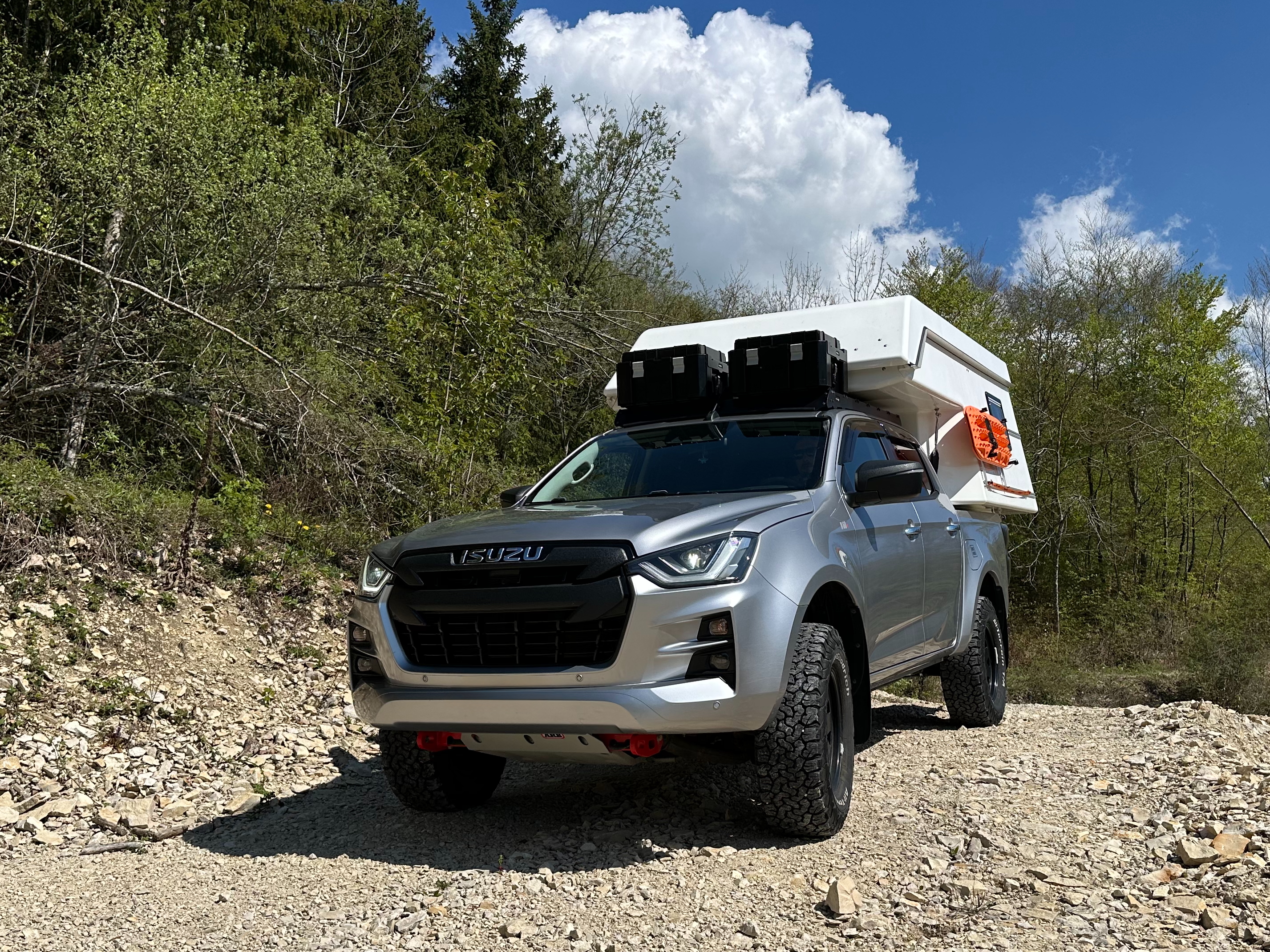 SUZU D-MAX 1.9 CrewCab N60F camping-car tout-terrain avec cabine Fernweh