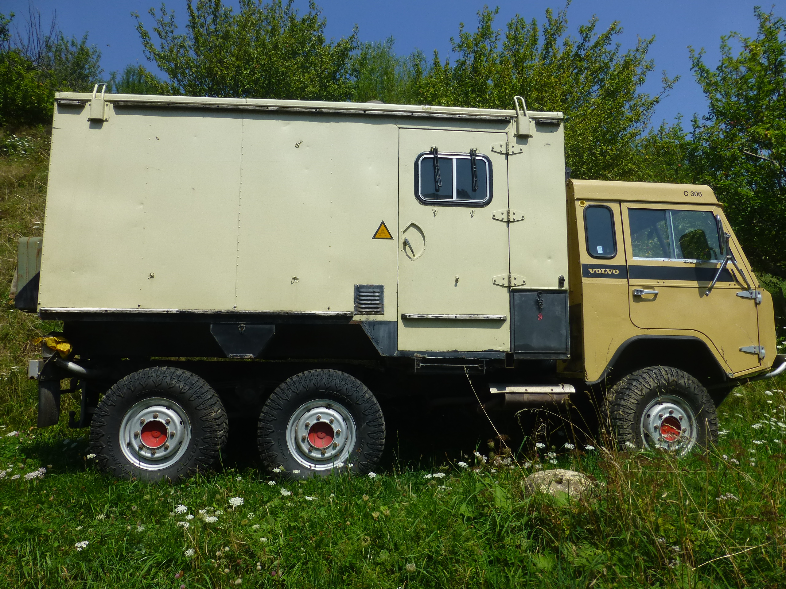 Volvo C03 Expeditionsmobil – 6x6 Allrad, Baujahr 1975, Zum Ausbauen
