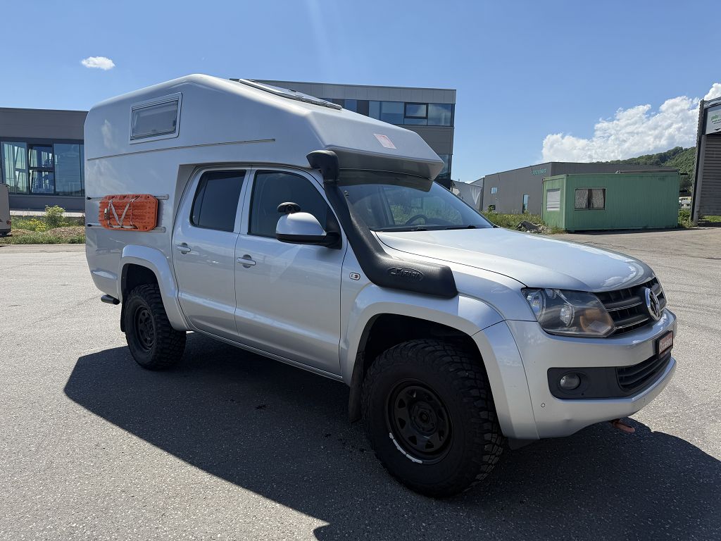 Camper VW Amarok 4x4 con cabina in fibra di carbonio