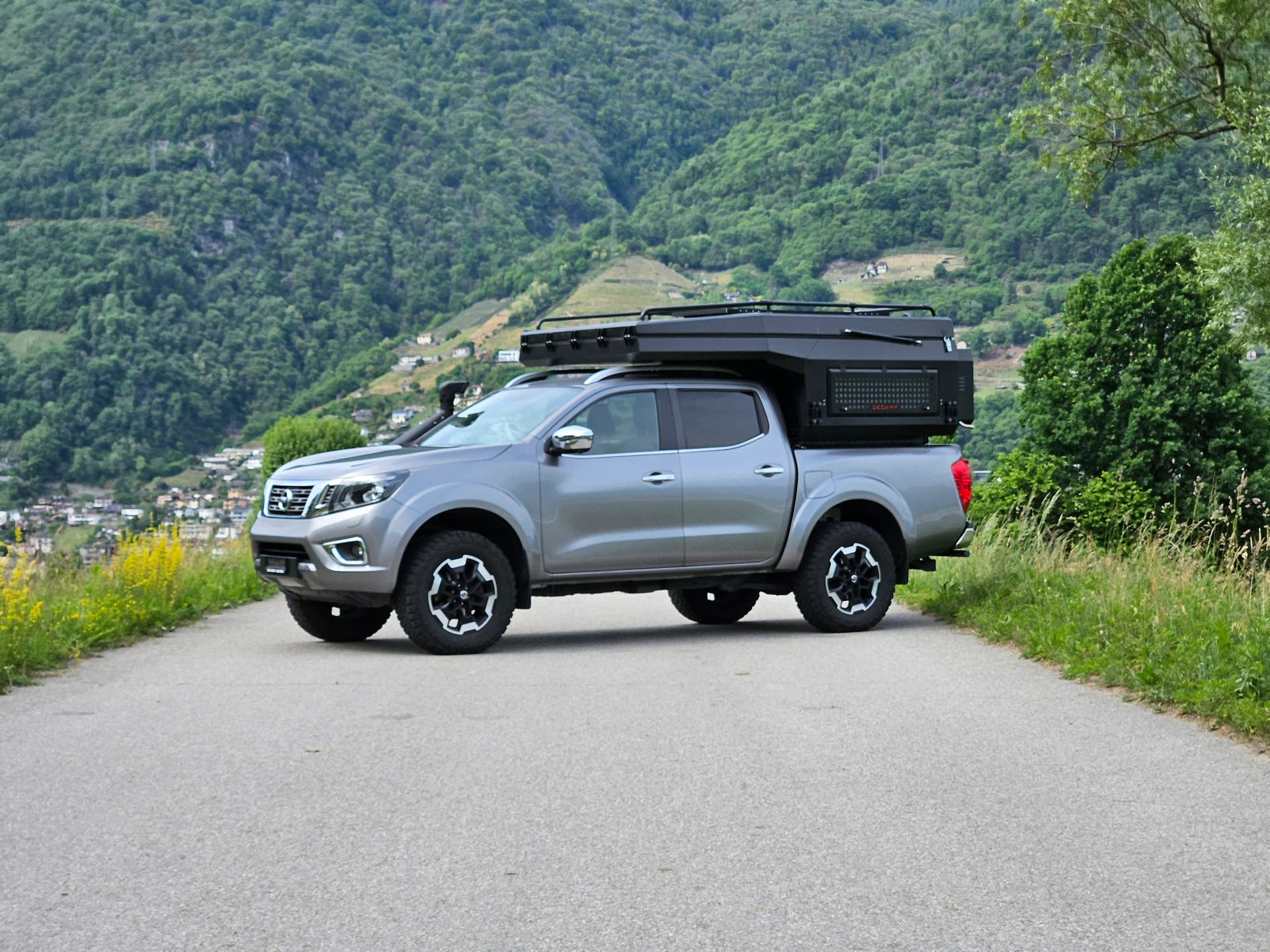 NISSAN 2.3 dCi Double Cab Tekna + Wohnkabine Decamp Backpack S