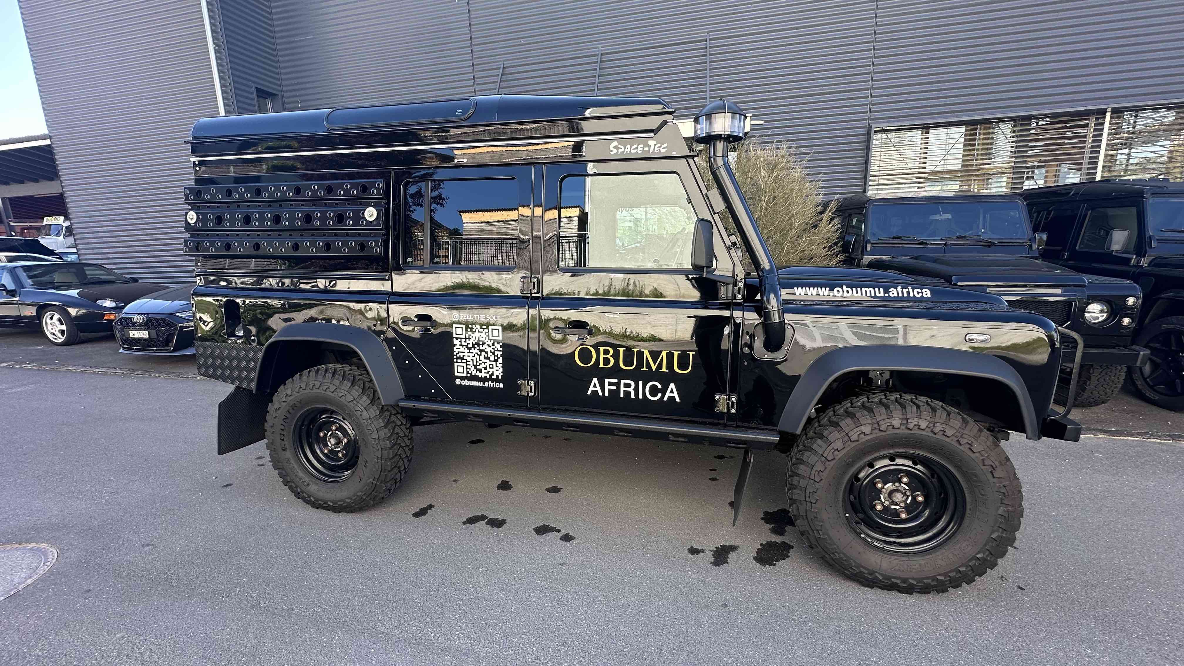 Defender 110 2.4 TDCi | Premier propriétaire | Ancien véhicule Tec avec toit relevable | Prêt à partir | Contrôle technique valable jusqu'en 2026