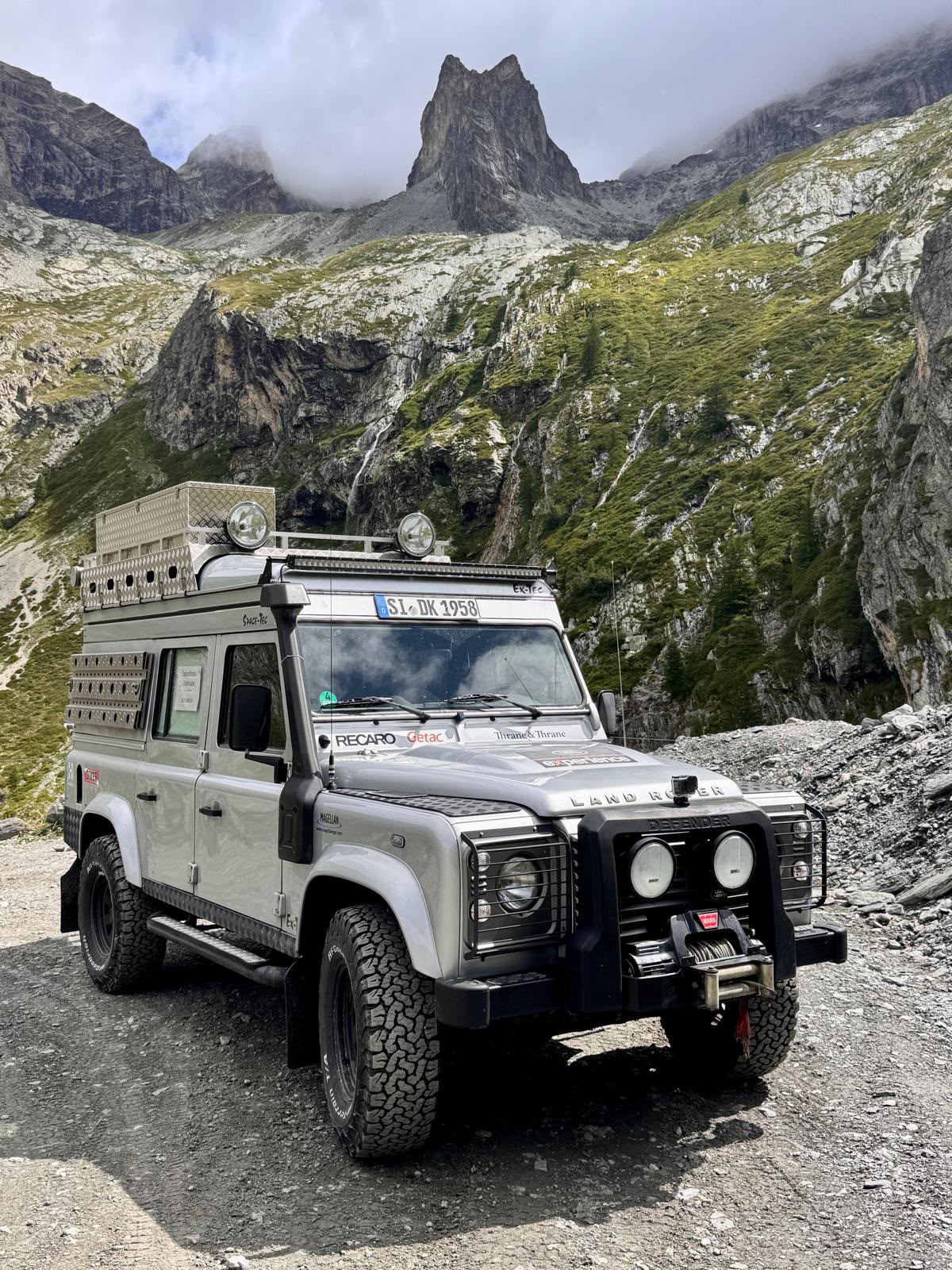 DEFENDER 110/TD4  Expedition, komplette Ex-Tec Ausstattung, Hubdach mit festen Seitenwänden, reisefertig, nur 72000 Kilometer gefahren