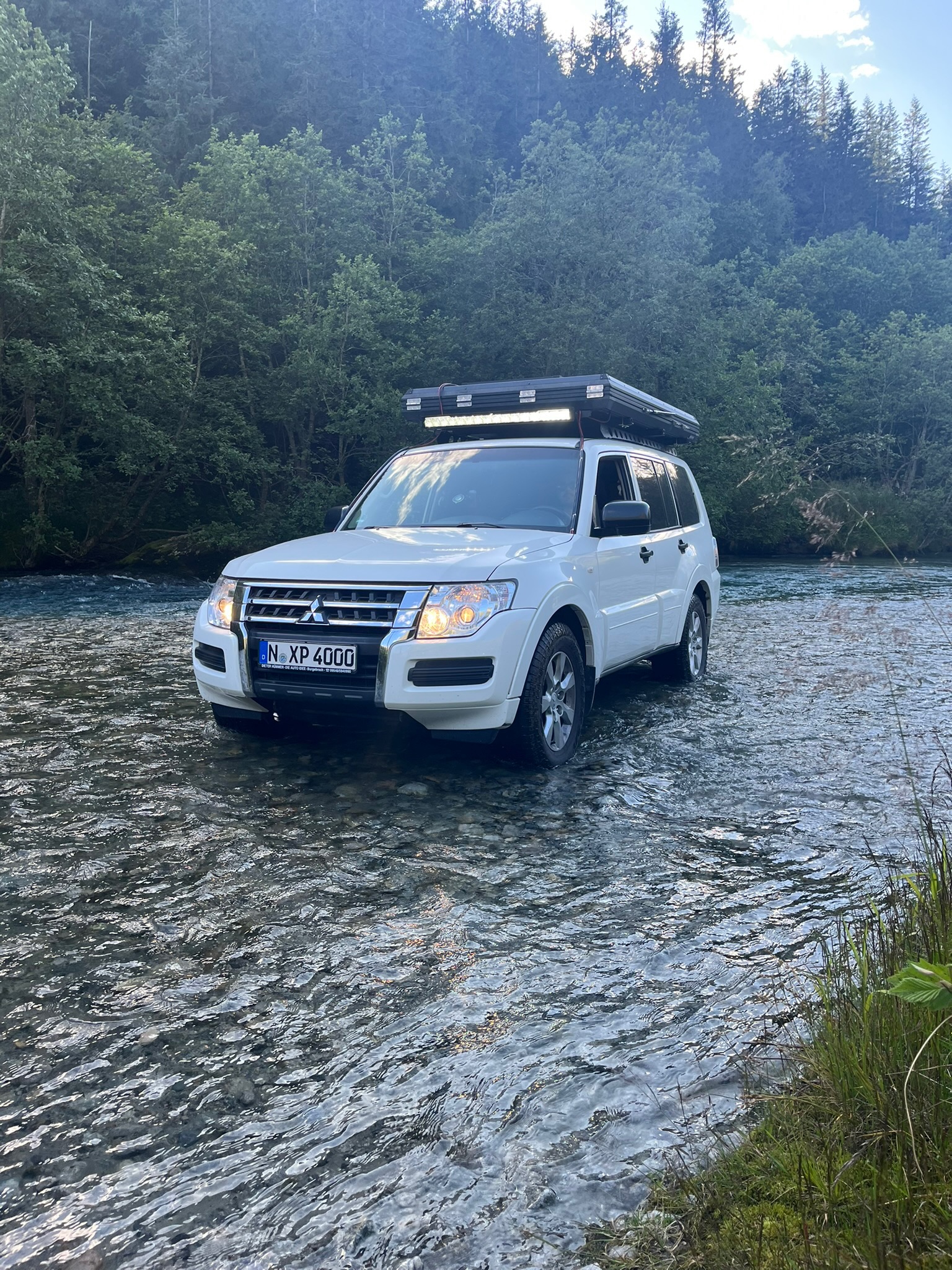 Mitsubishi Pajero V80 | Autarkes Overland / Camping-Fahrzeug