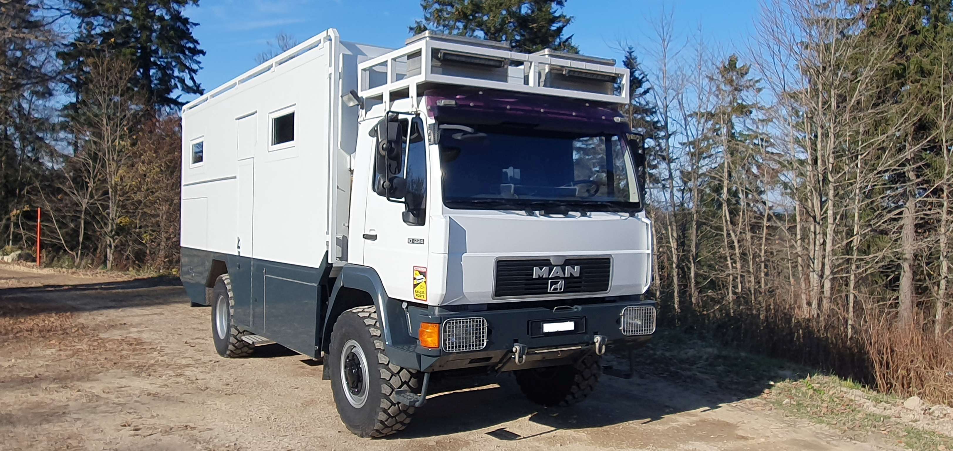 Veicolo da spedizione MAN 10.224 LE2000