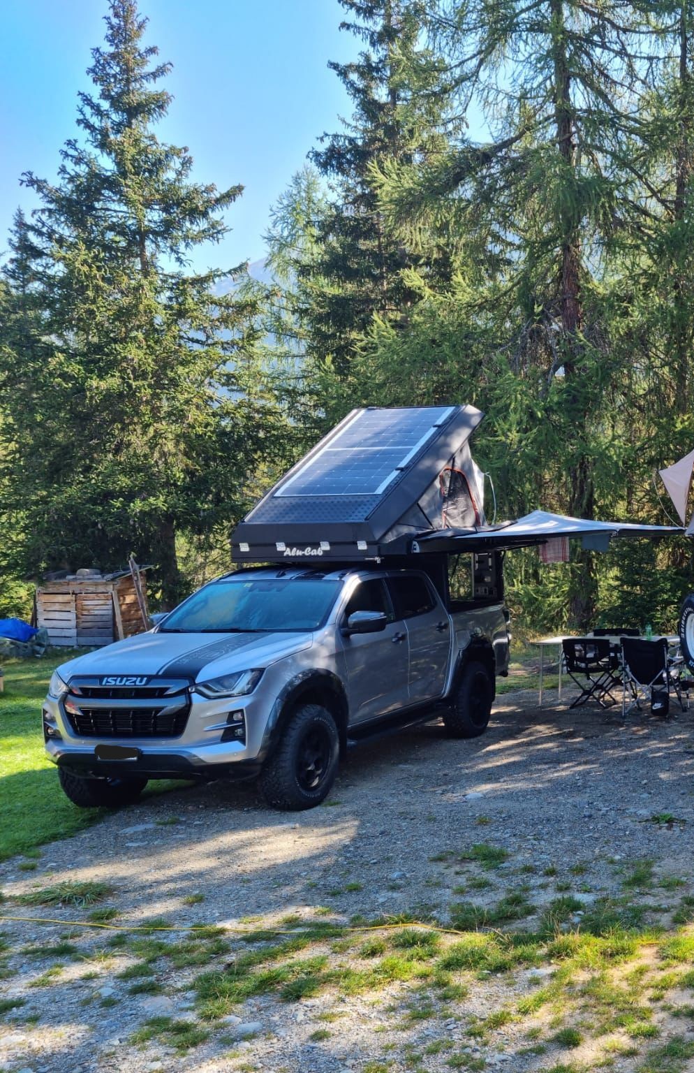 Isuzu D-MAX N60FF (2021) vollausgestatteter Overlander mit professionellen Modifikationen