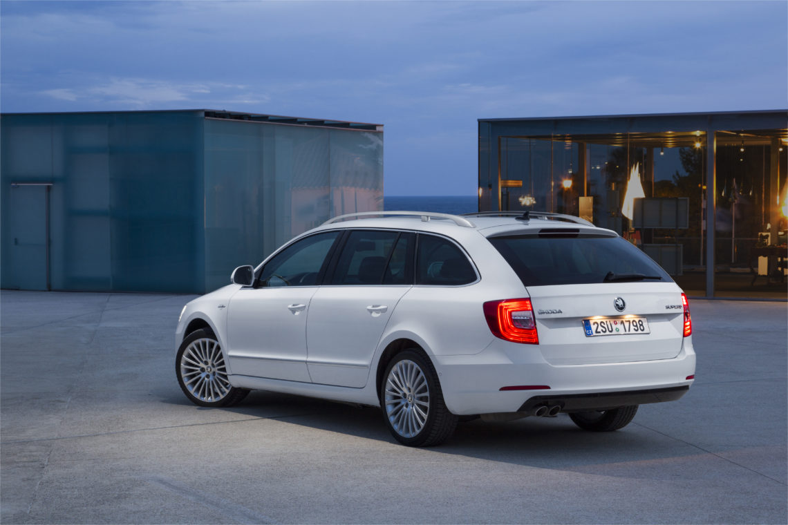 ŠKODA SUPERB COMBI L&amp;K mit hoher Allradkompetenz