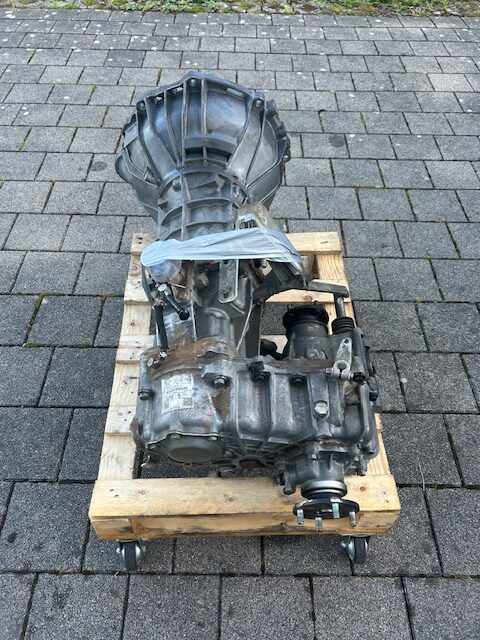 Getriebe und Verteilergetriebe zu Landcruiser HZJ 78