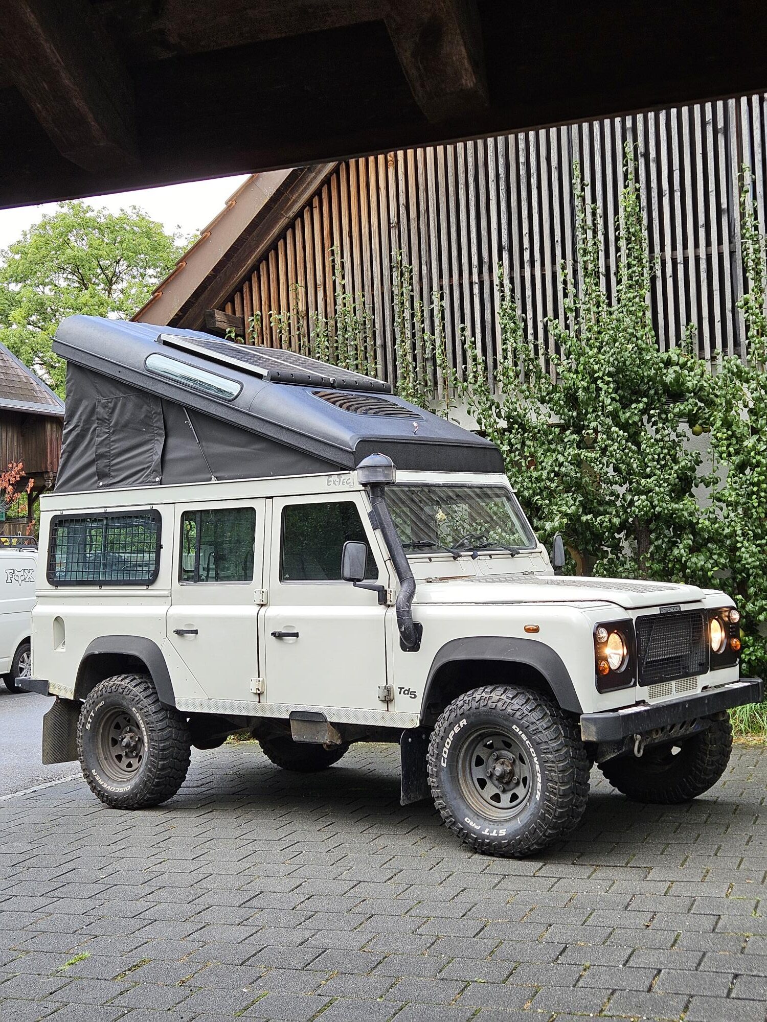 Land Rover Defender TD5 – Ex-Tec Umbau zum Reisemobil