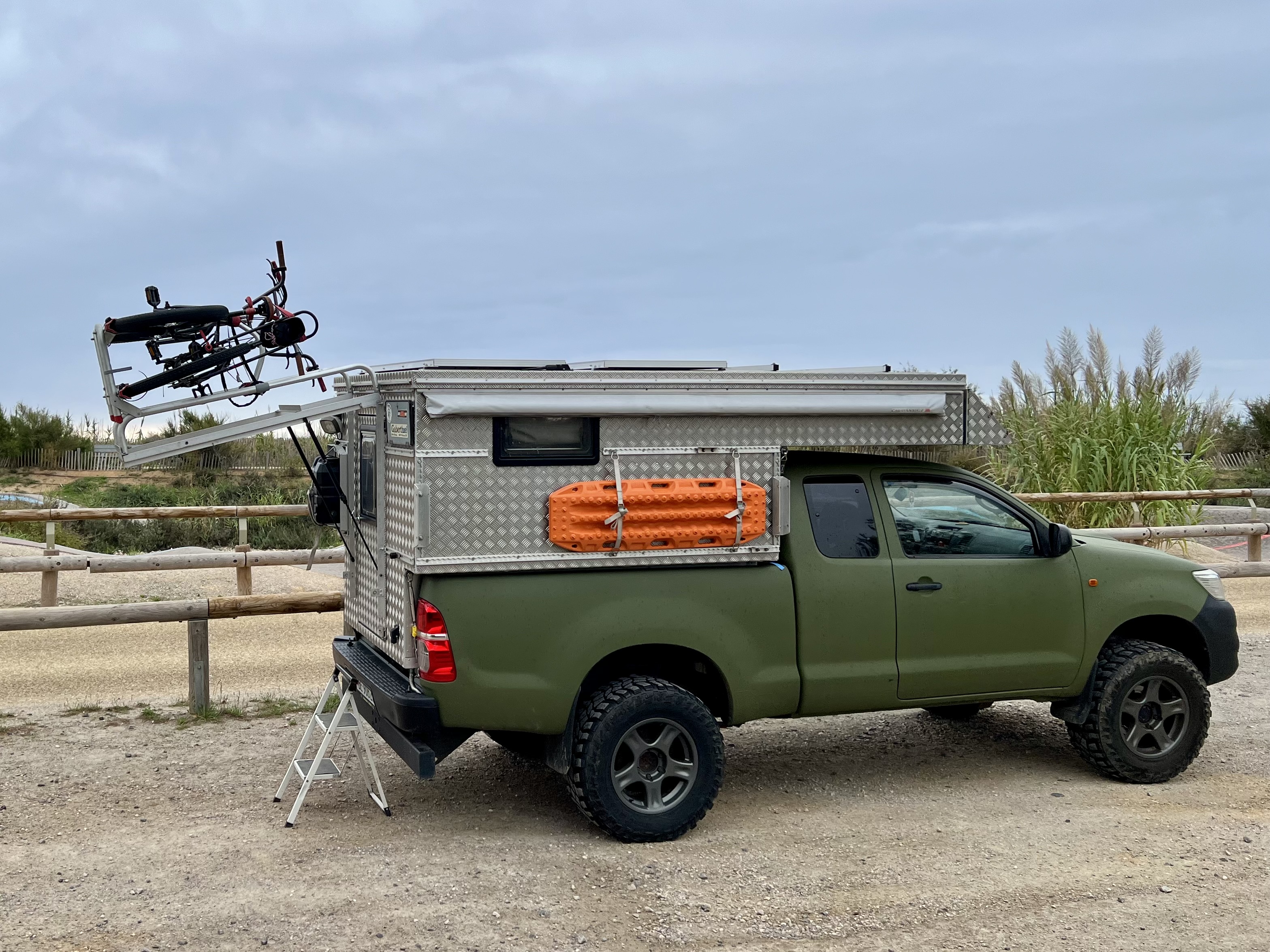 ExKab 2KD für alle Pickup, inkl. Landrover Defender mit spez. Unterbau