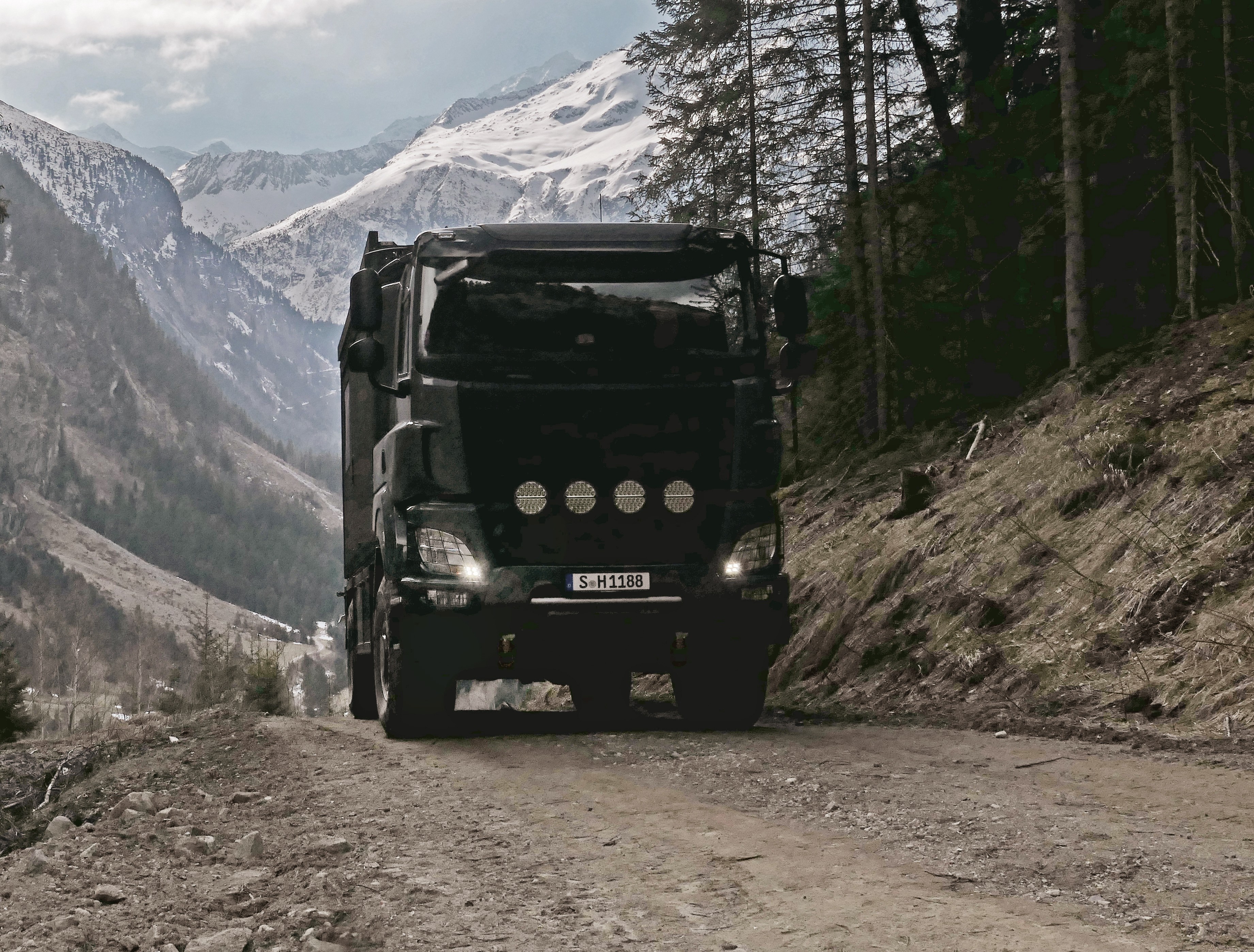 Box en pin cembro sur Tatra 4 x 4