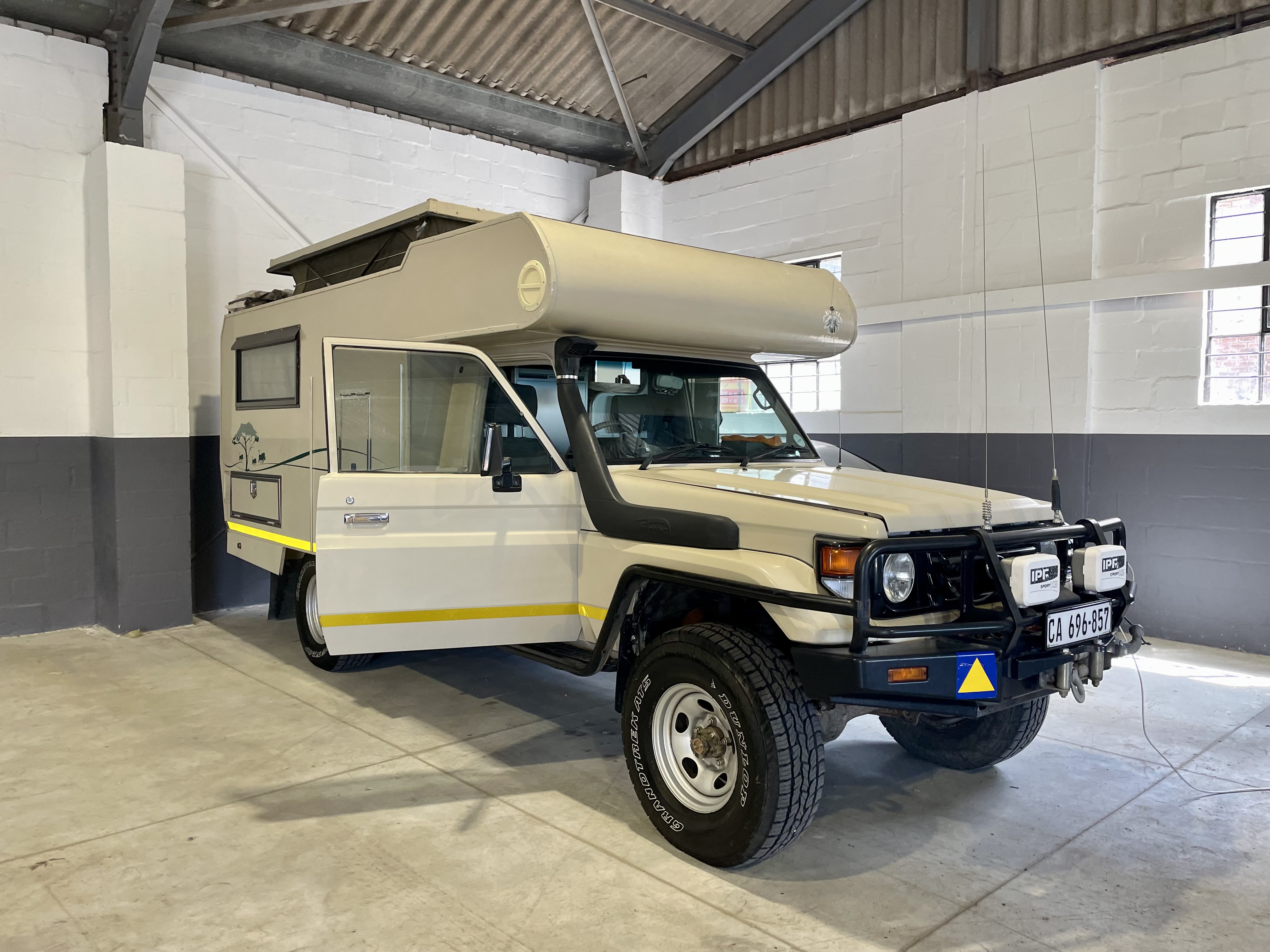 Toyota Landcruiser 4.5 6 Zylinder Benzin 174 PS