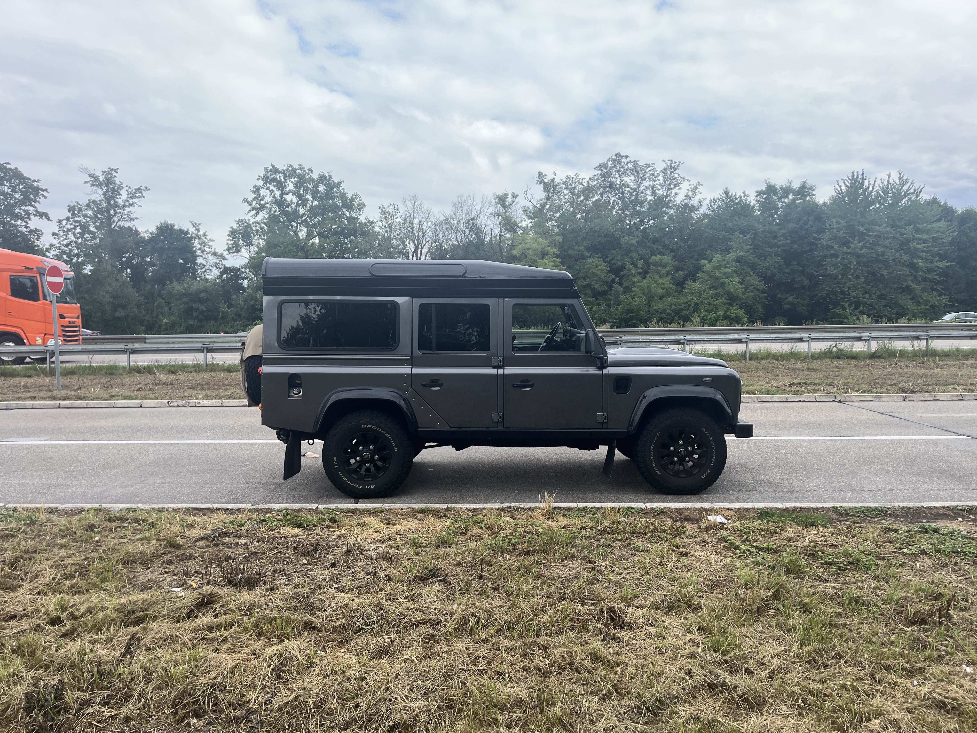 land rover defender 2.2 td4 landmark
