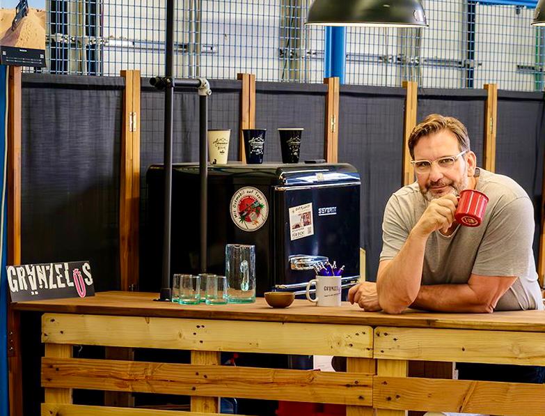 Overland Outfitters für Dein Abenteuer cover image